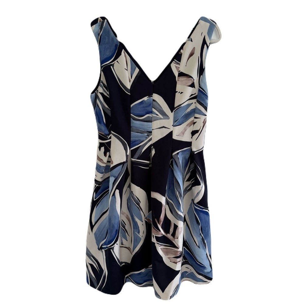 Vince Camuto Navy and Cream V-Neck Printed Dress